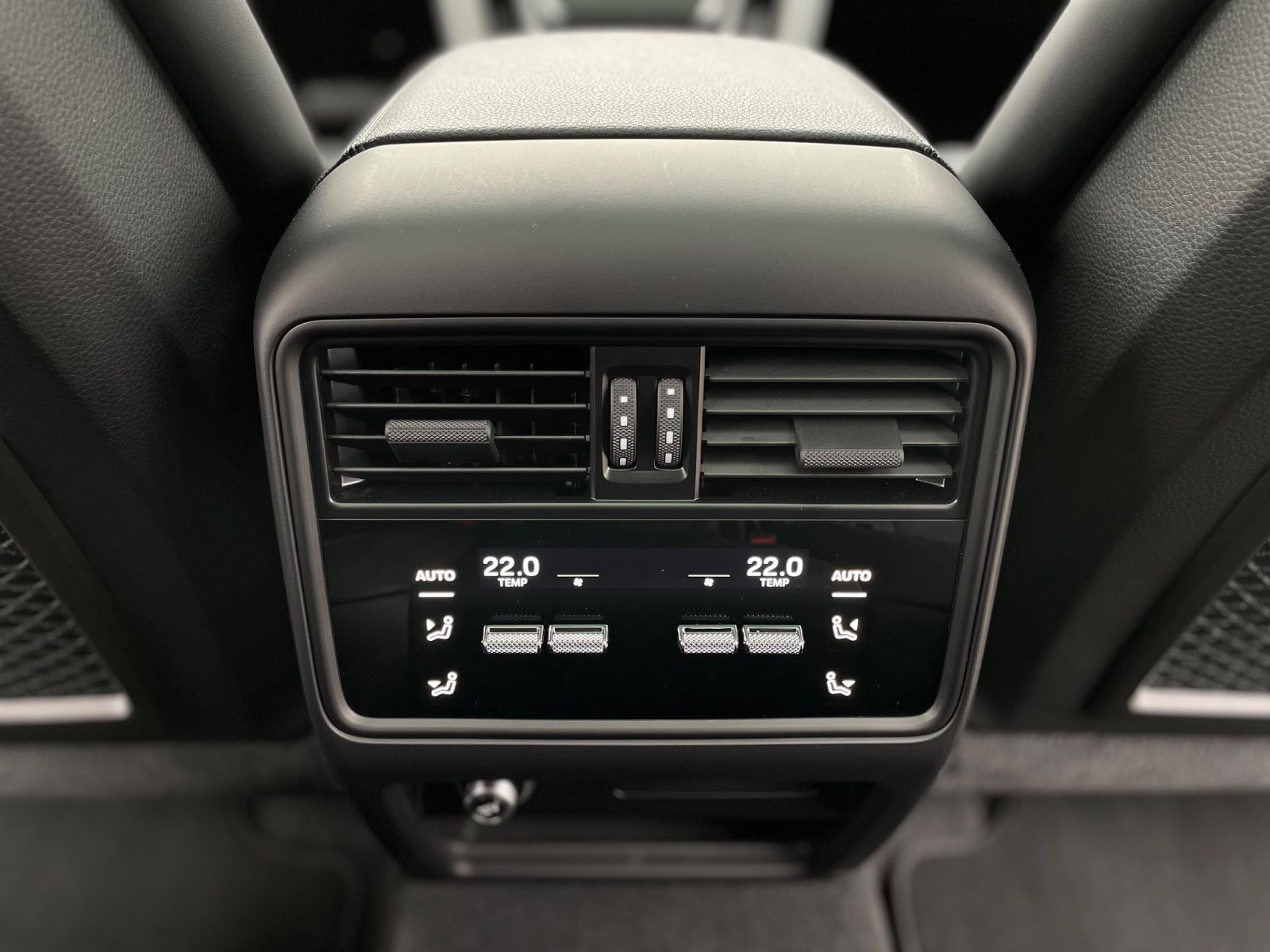 Fahrzeugabbildung Porsche Cayenne V6 Coupe |ACC|HUD|PASM|3.Displ.|Bose|22"