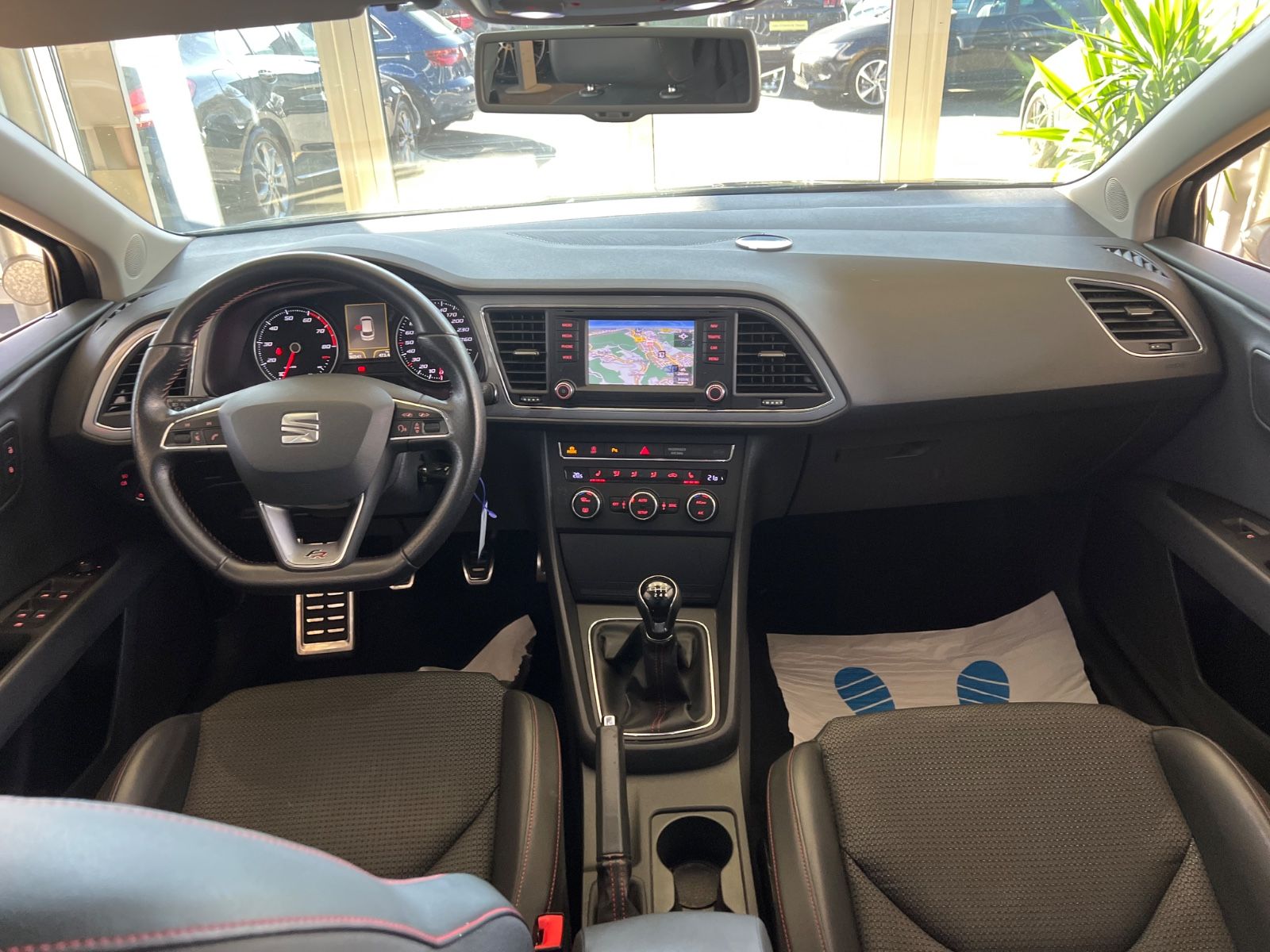 Fahrzeugabbildung SEAT Leon ST FR *LED*NAVI*BLUETOOTH*SITZHEIZUNG*