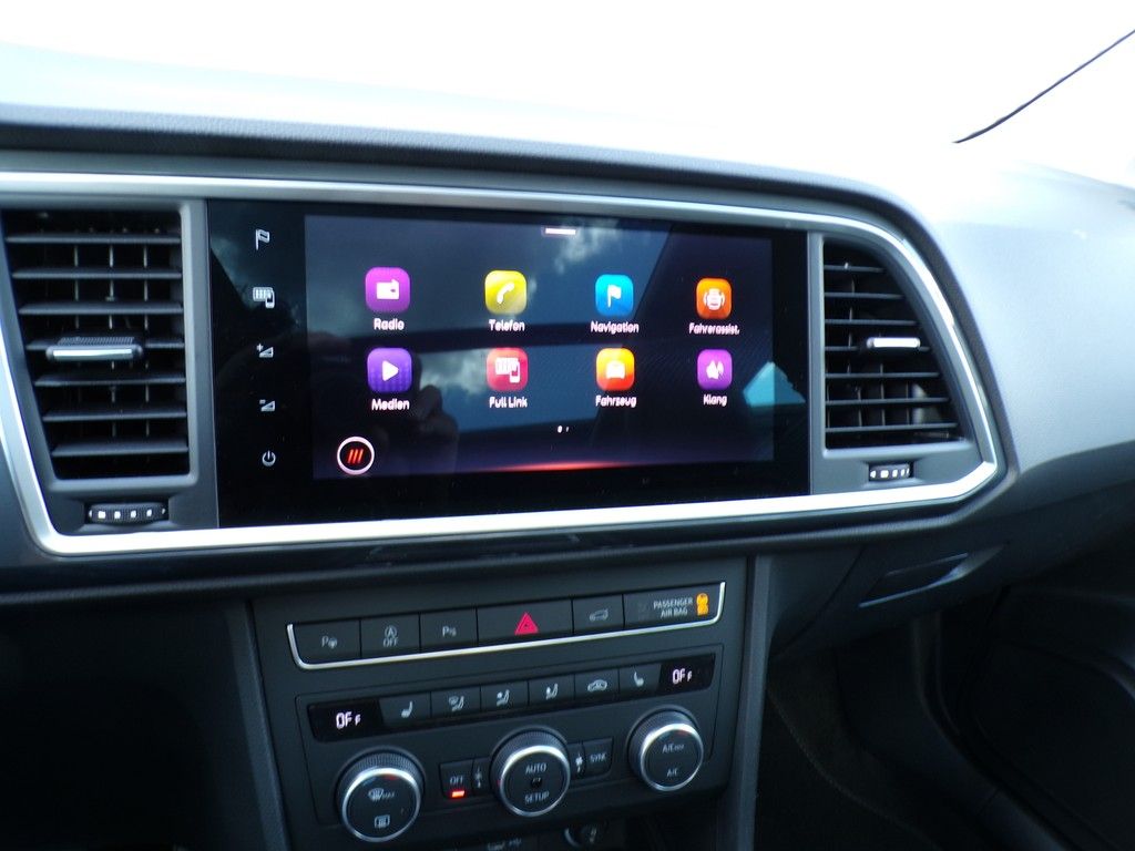 Fahrzeugabbildung SEAT Ateca 1.5 TSI Road Edition DSG