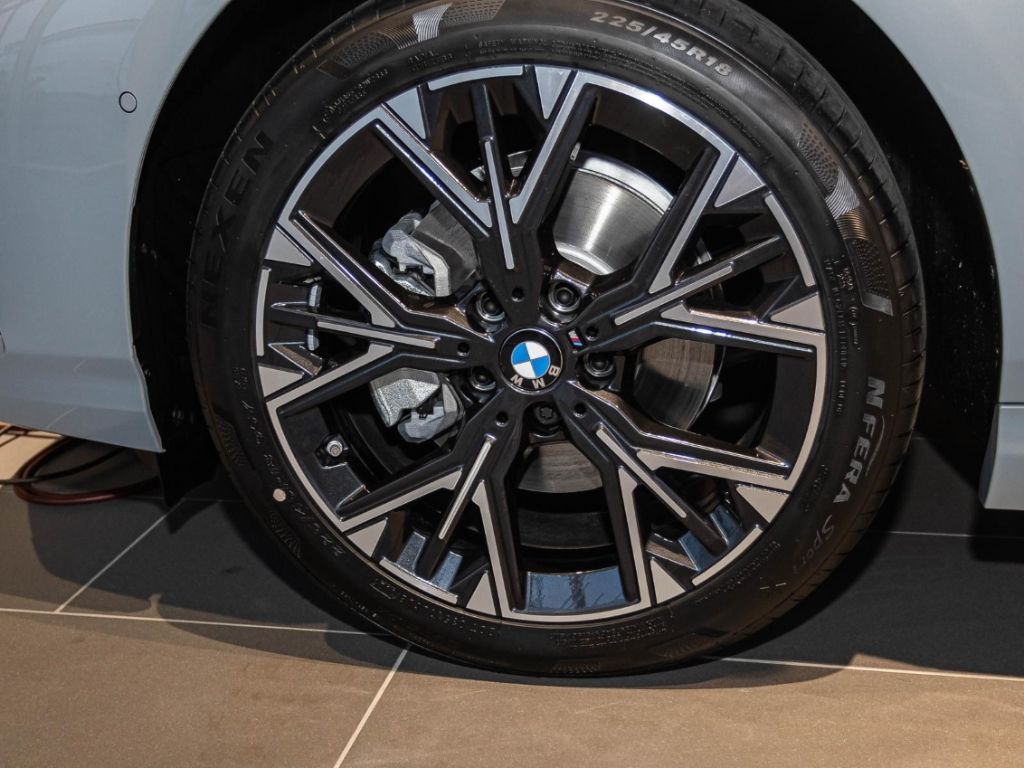 BMW 220 - Bild 5