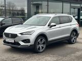 Seat Tarraco Xcellence 2.0 TSI 4Drive DSG 7Sitzer AHK - silberne Seat Tarraco