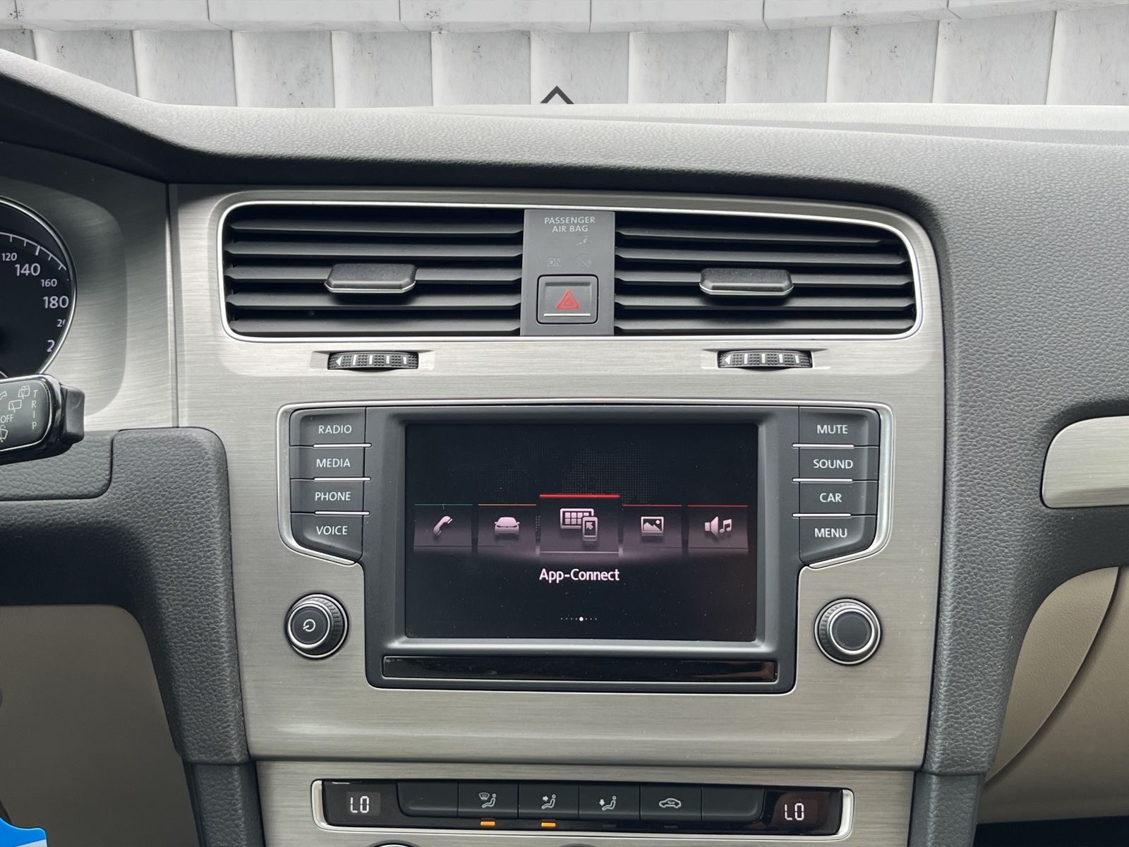 Fahrzeugabbildung Volkswagen Golf Kamera*PDC*HU neu*u.v.m**