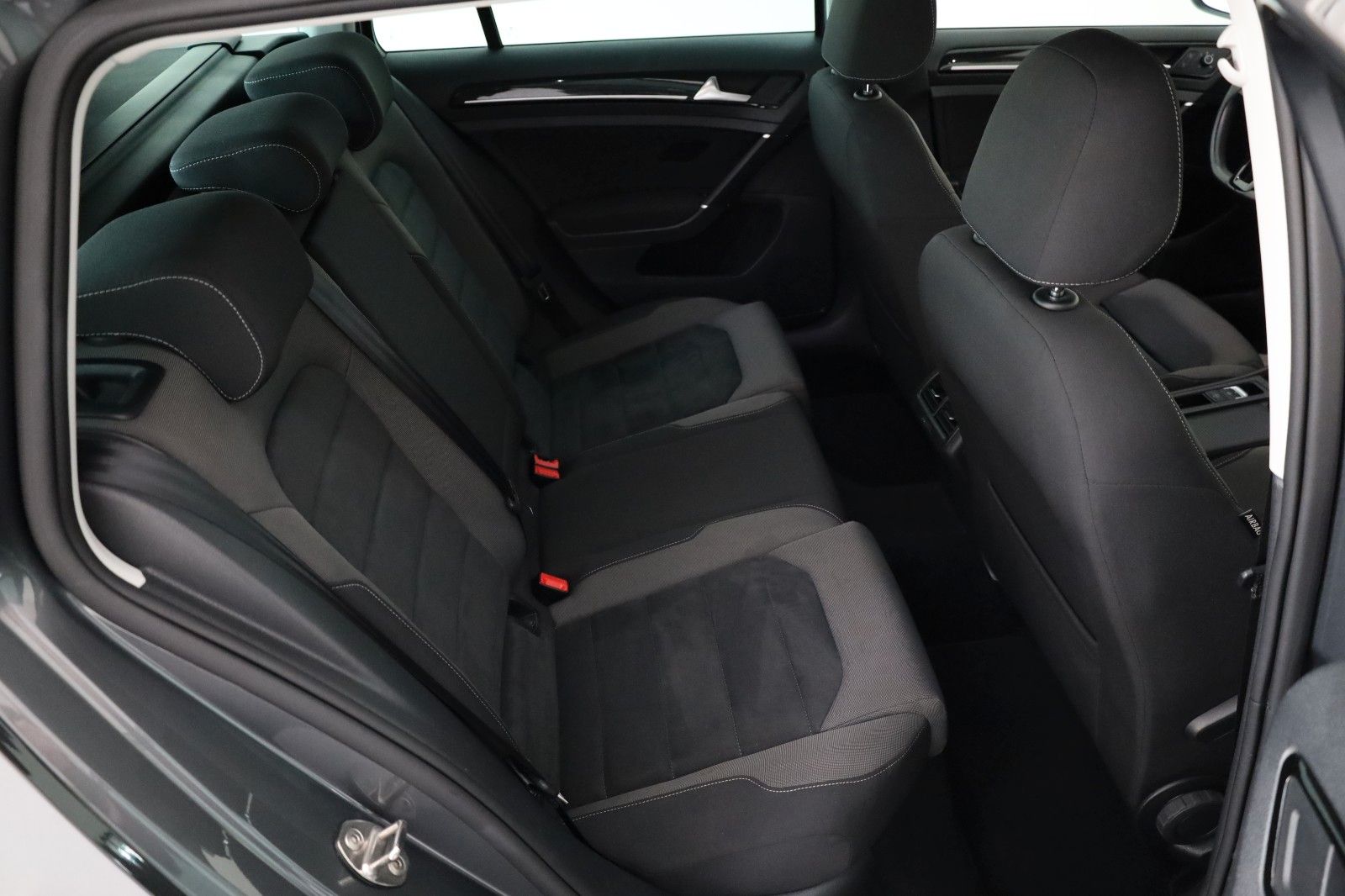 Fahrzeugabbildung Volkswagen Golf VII Variant Highline,Navi,LED,SH,ACC,AHK+WR