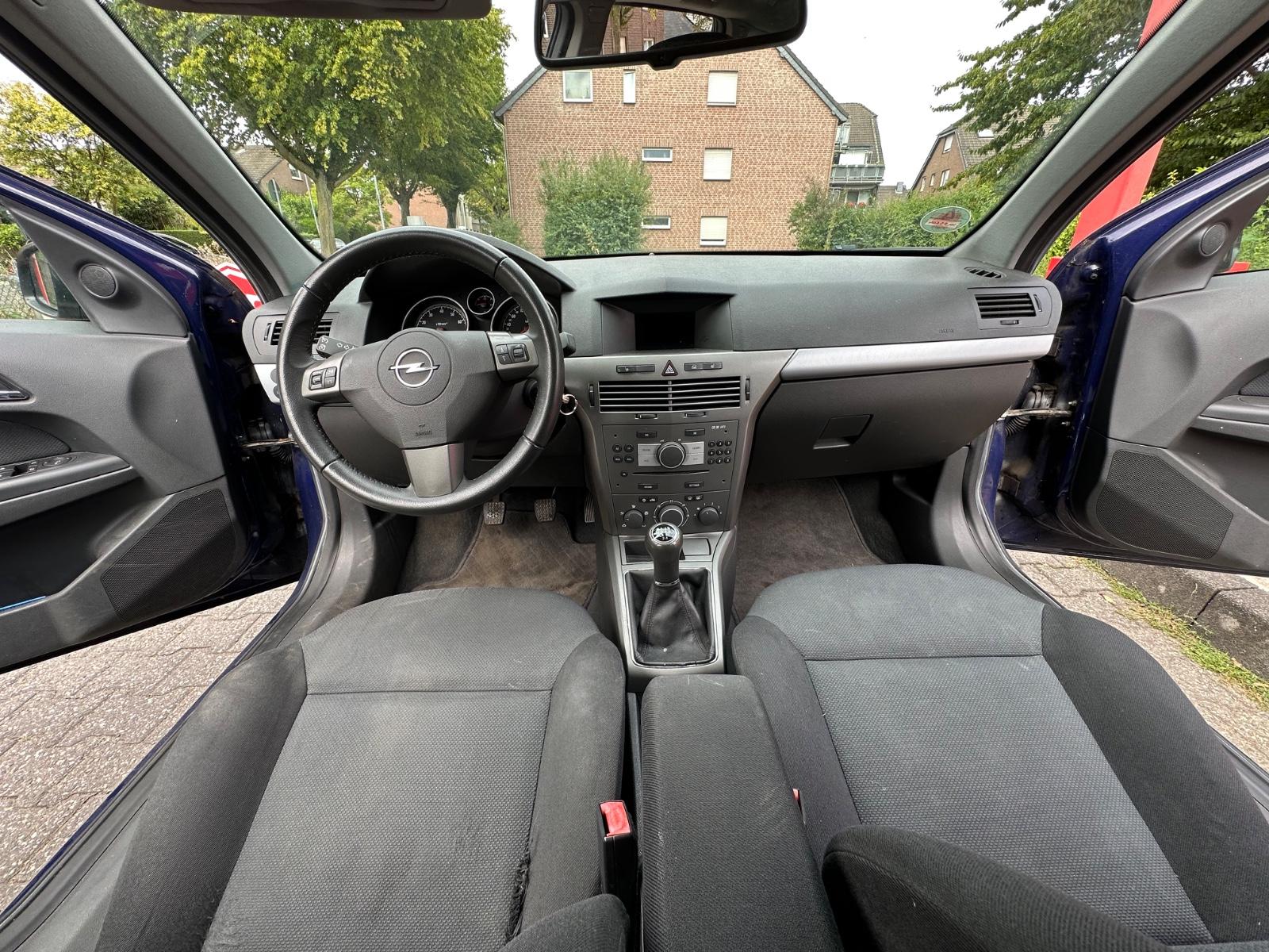Opel Astra 2006 — photo 11