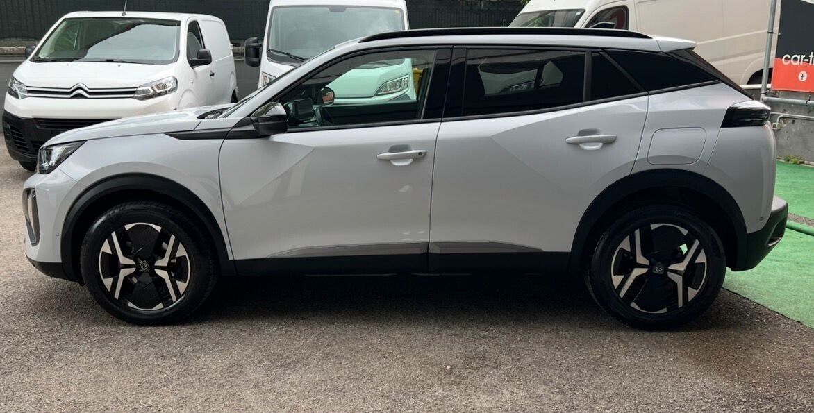 Peugeot 2008 PureTech 130 S&S EAT8 Allure imagem 3