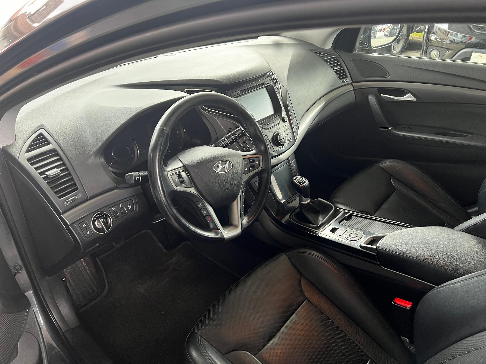 Hyundai i40 2015 — photo 8