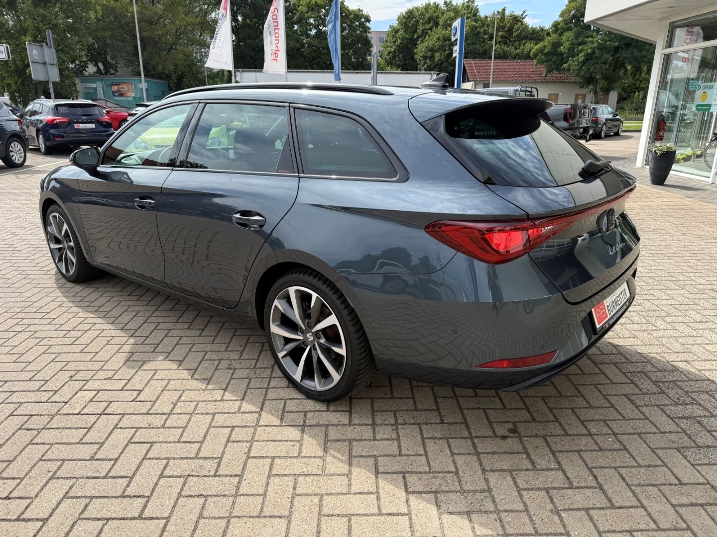 Fahrzeugabbildung SEAT Leon Sportstourer1.5eTSI FR  AHK LED Carplay Nav