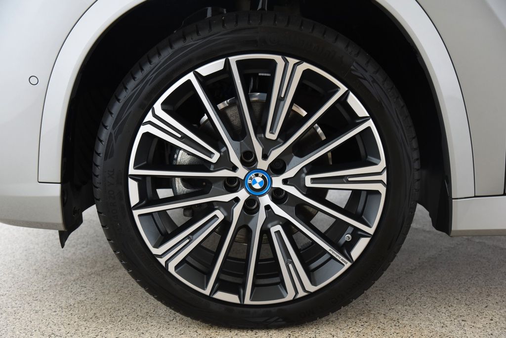 BMW iX1