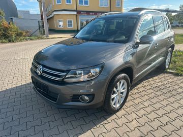Volkswagen Tiguan - 1