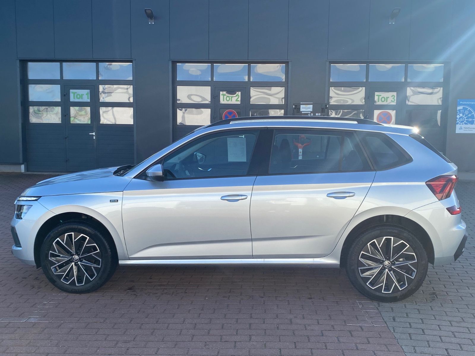 Fahrzeugabbildung SKODA Kamiq 1.0 TSI Drive *LED*FSH*KAMERA*SMARTLINK*