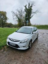 Hyundai sparsamer Hyundai i30 - noch 1 Jahr TÜV  -... - gebrauchte Hyundai H-1 aus dem Jahr 2010