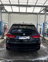 BMW X5 M50 M50d - - BMW X5 M50 mit Panoramadach