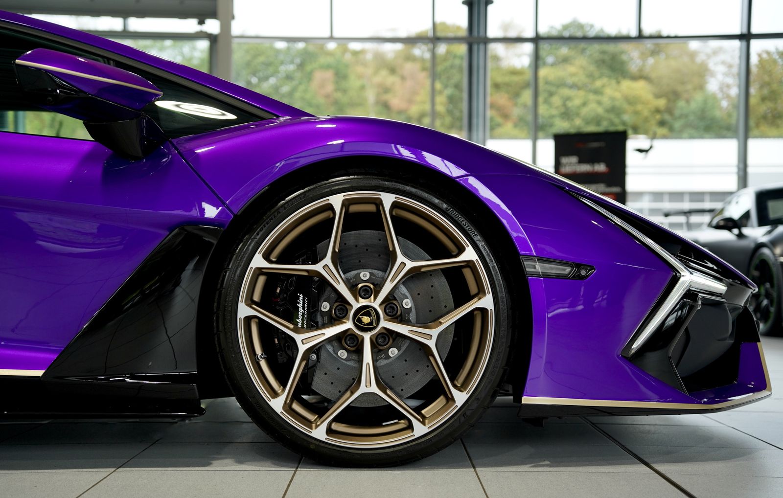 Lamborghini Revuelto