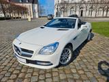 Mercedes-Benz SLK 200 -  01/2011 - Scheckheftgepflegt - Mercedes-Benz SLK 200 mit Benzin-Antrieb: Cabrio, Automatik