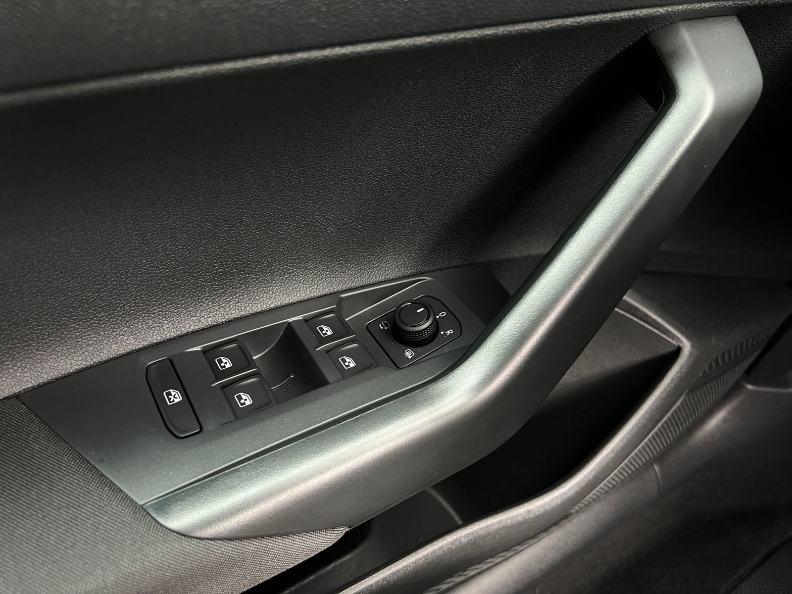 Fahrzeugabbildung Volkswagen Taigo Life 1.0 TSI *IQ.Light, ACC, Ready2Discove