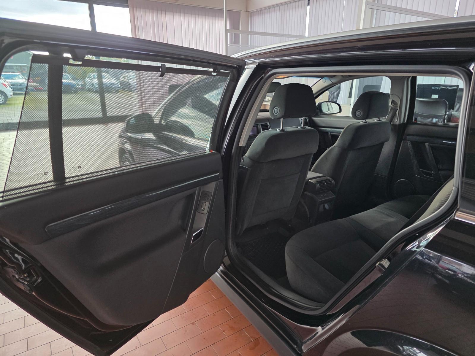 Opel Vectra 2004 — photo 32