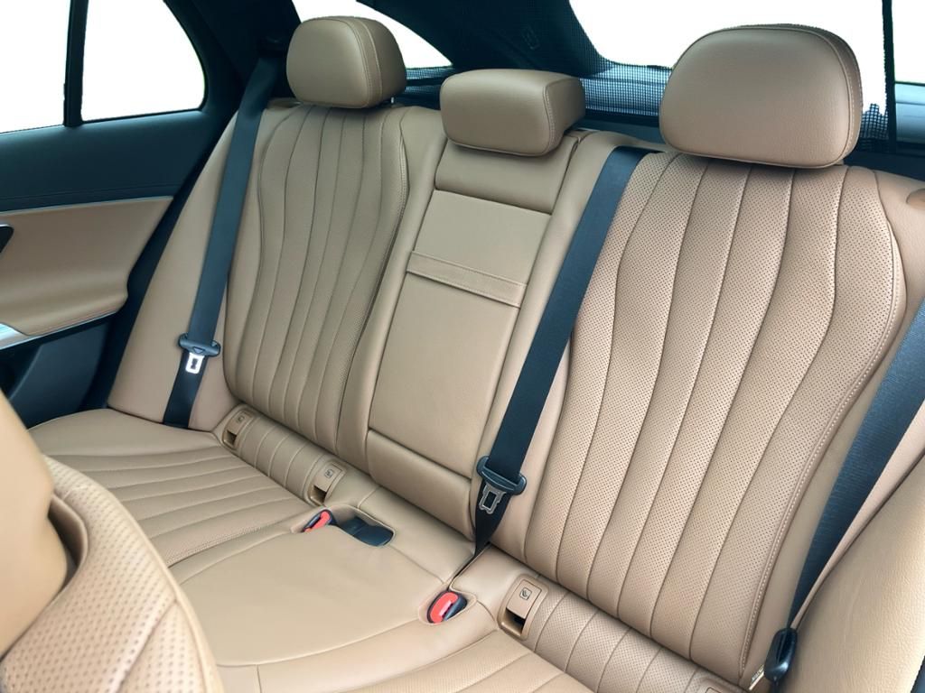 Fahrzeugabbildung Mercedes-Benz E 450 d 4M T AMG*Night*PanoD*Distr.*PDC*360°*AHK