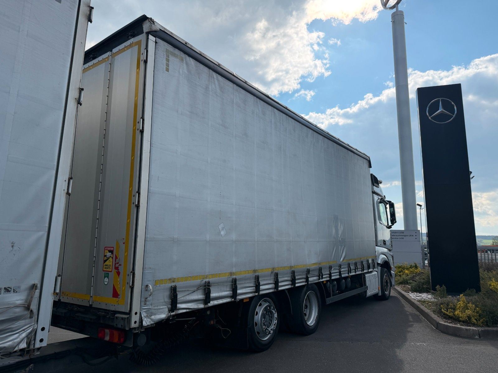 Fahrzeugabbildung Mercedes-Benz Actros 2545 L 6x2 Retarder Schiebeverdeck