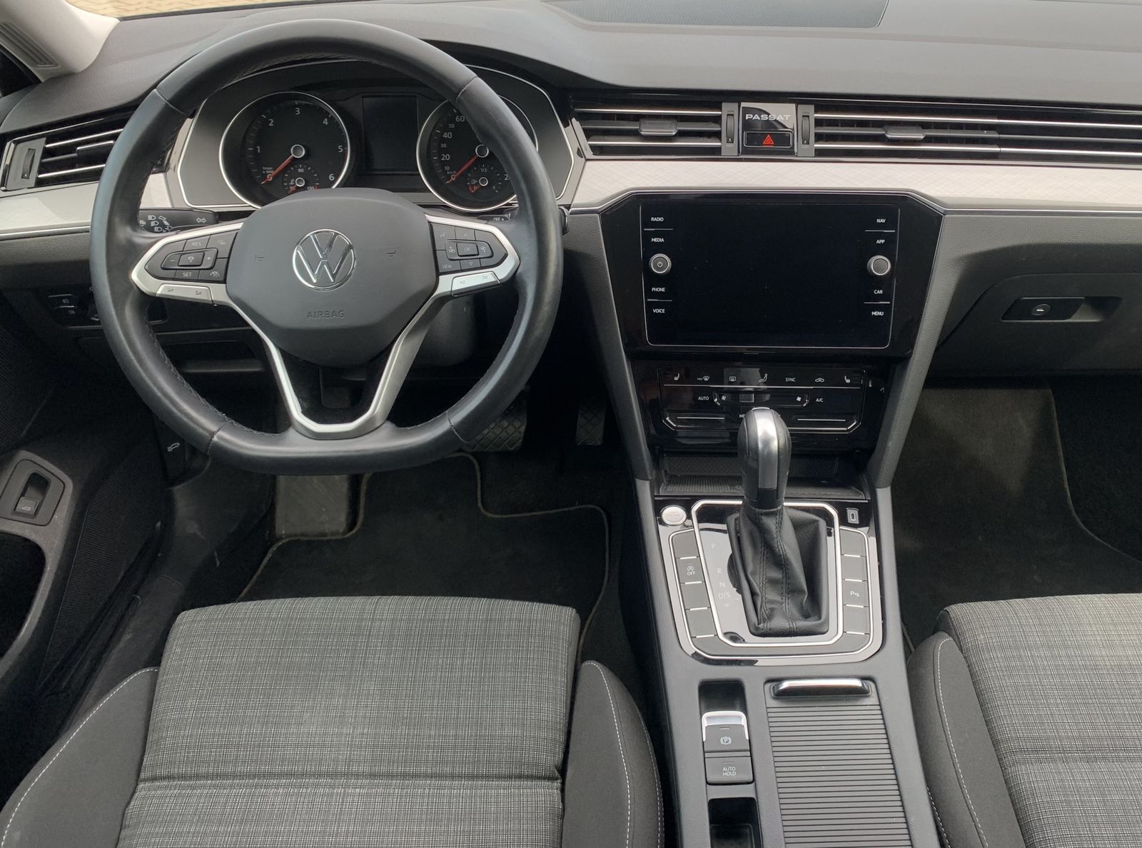 Fahrzeugabbildung Volkswagen Passat Variant 2.0 TDI*LED*Cam*ACC*Harman&Kardon