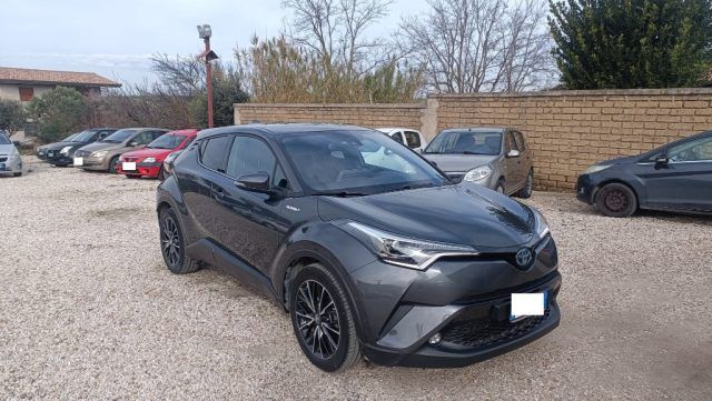 Toyota TOYOTA C-HR 1.8 Hybrid E-CVT Business