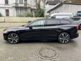 Volvo V60 B4 Plus Dark PANO 360 ACC BLIS H&K Leder 19" - Volvo V60 Jahreswagen