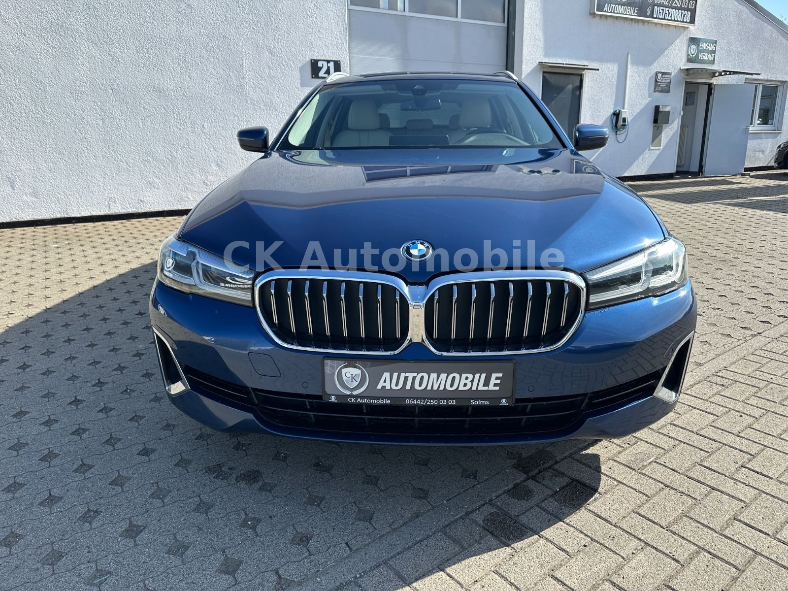 Fahrzeugabbildung BMW 530e xDrive Touring Luxury Line/Pano/LED/Kam/AHK