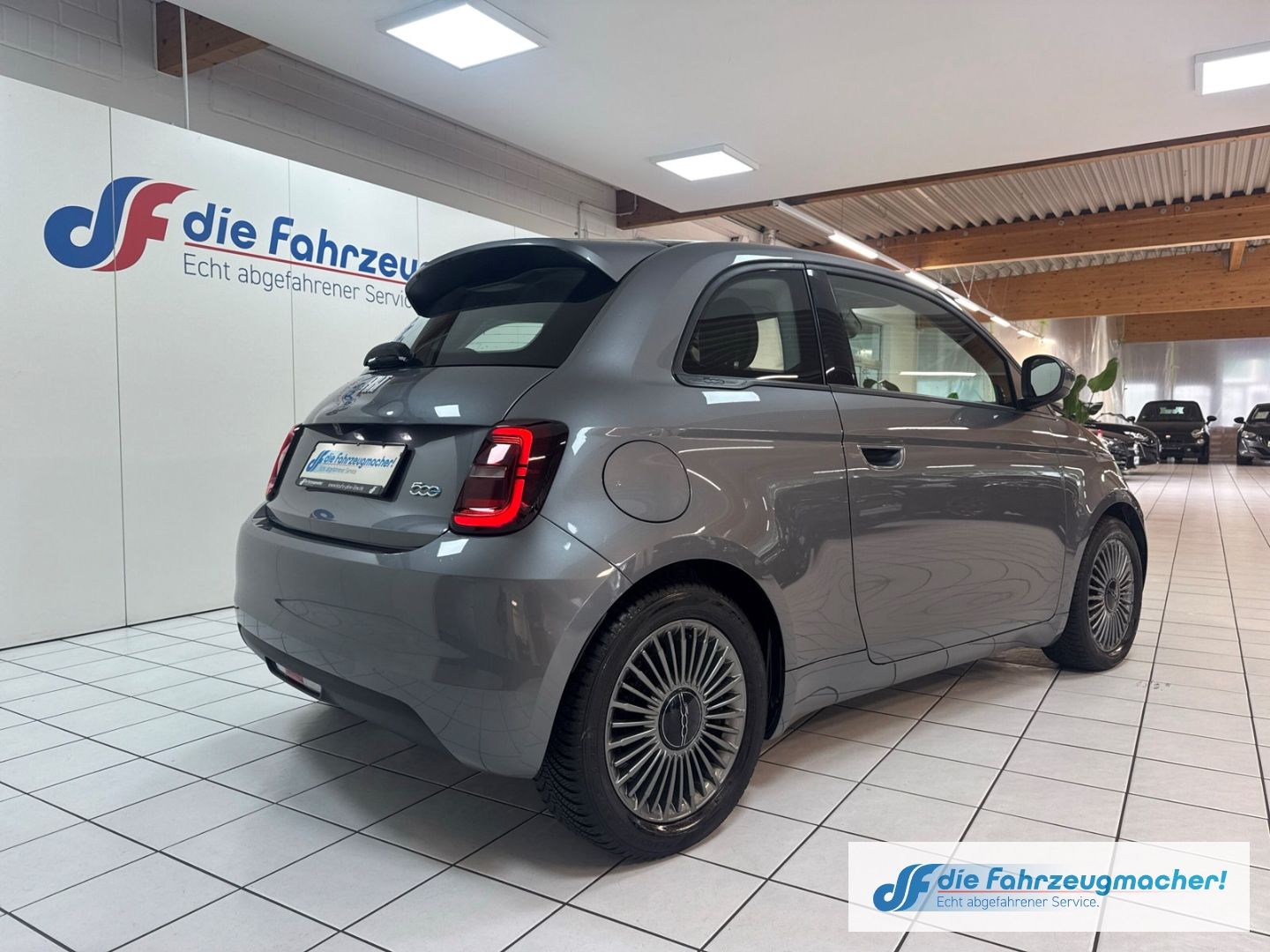 Fahrzeugabbildung Fiat 500 e Icon Navi Digitales Cockpit Memory Sitze A