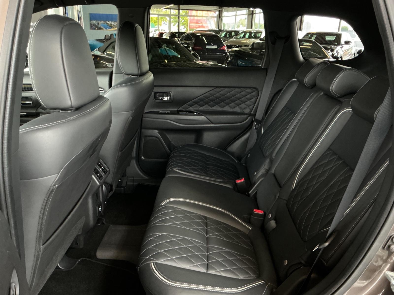 Mitsubishi Outlander PHEV Top 4WD * Sportpaket * 360 Kamera