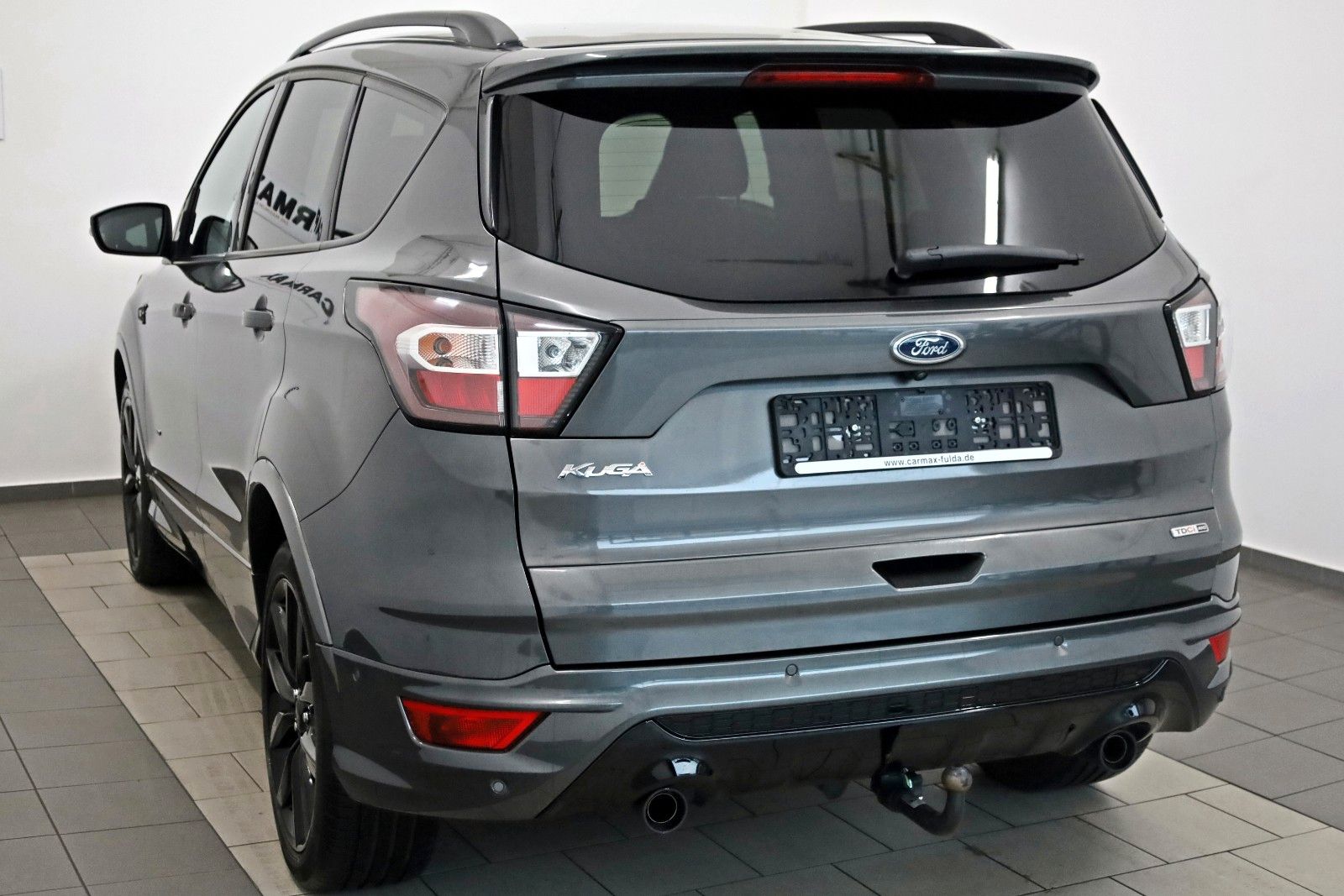 Fahrzeugabbildung Ford Kuga ST-Line 4X4, T.Leder,Navi,Kamera, AHK,SR+WR