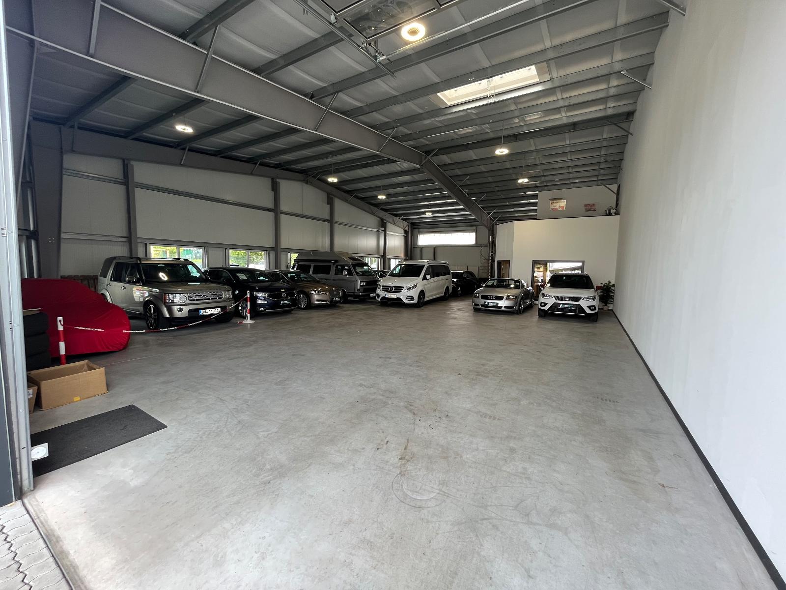 showroom-image-top