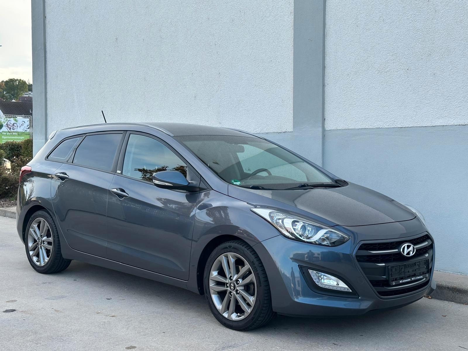 Hyundai i30 CW 1.6 CRDi Blue *EURO 6*AHK*SHZ*NAVI*