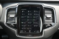 Fahrzeugabbildung Volvo XC90 T8 TE R-Design*PANO*LUFT*360*H&K*AHK*STHZ
