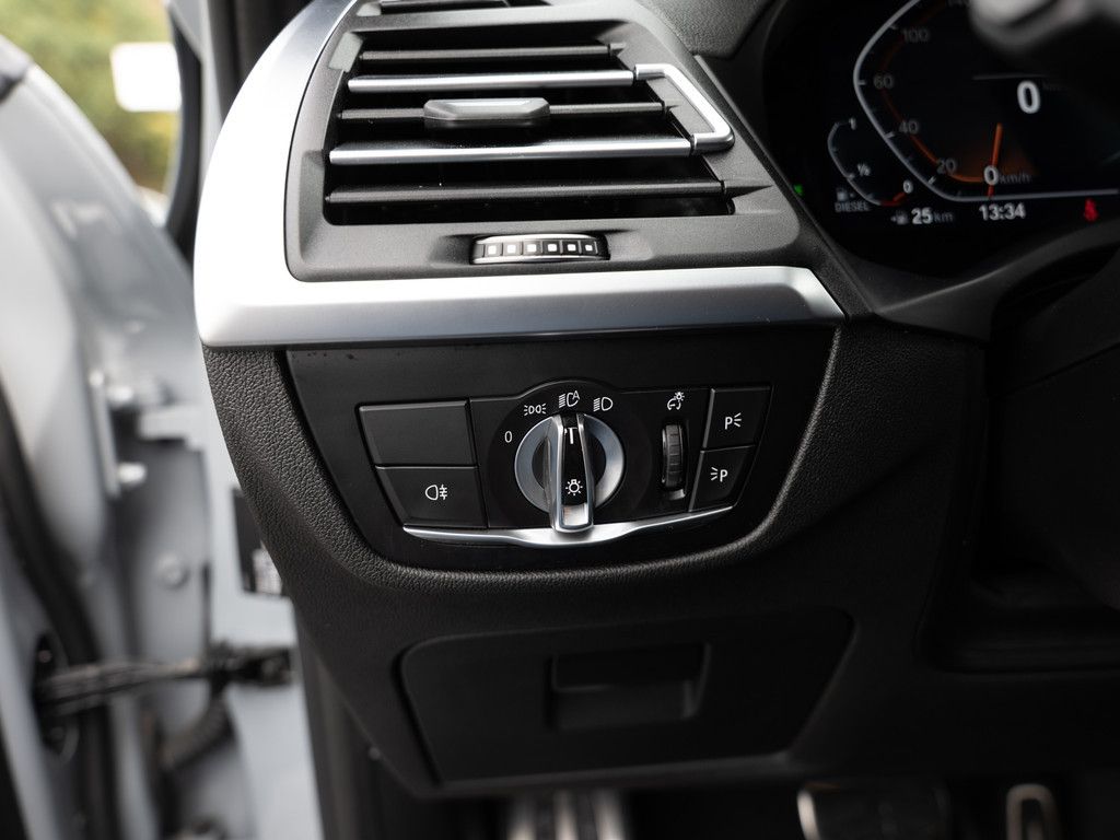 BMW X4 xDrive20d M-Sport FACEL. LED W-LAN NAVI SHZ foto 22