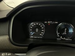 VOLVO V90 Cross Country D5 ALLRAD / 1.HD /235PS /B&W VOLVO V90 Cross Country D5 ALLRAD / 1.HD /235PS /B&W