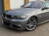 BMW E90 325i LCI M-Paket*Aut.*Navi*Xenon*V... - BMW 325 in Wiesbaden