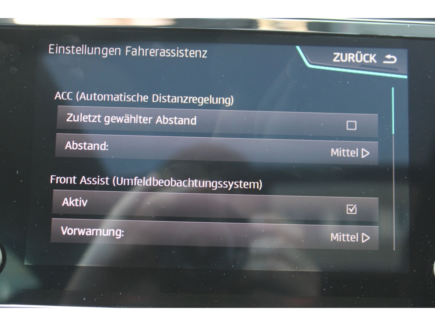 Fahrzeugabbildung SEAT Ateca 4Drive FR ACC LED Pano RFK Full Link AHK W
