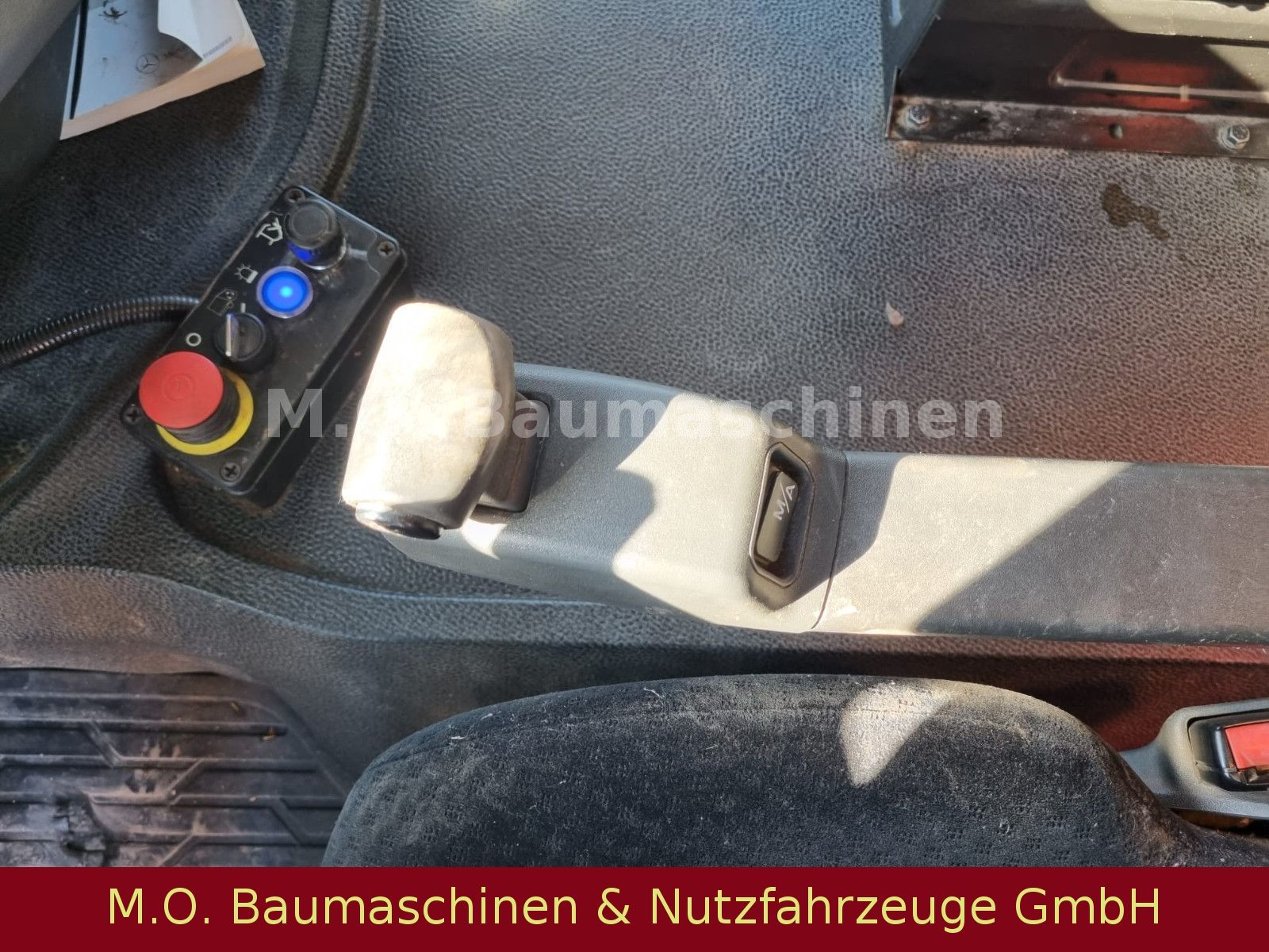 Fahrzeugabbildung Mercedes-Benz Actros 2532 /  6-Zyl / 3-Achser / AC / L+L Achse