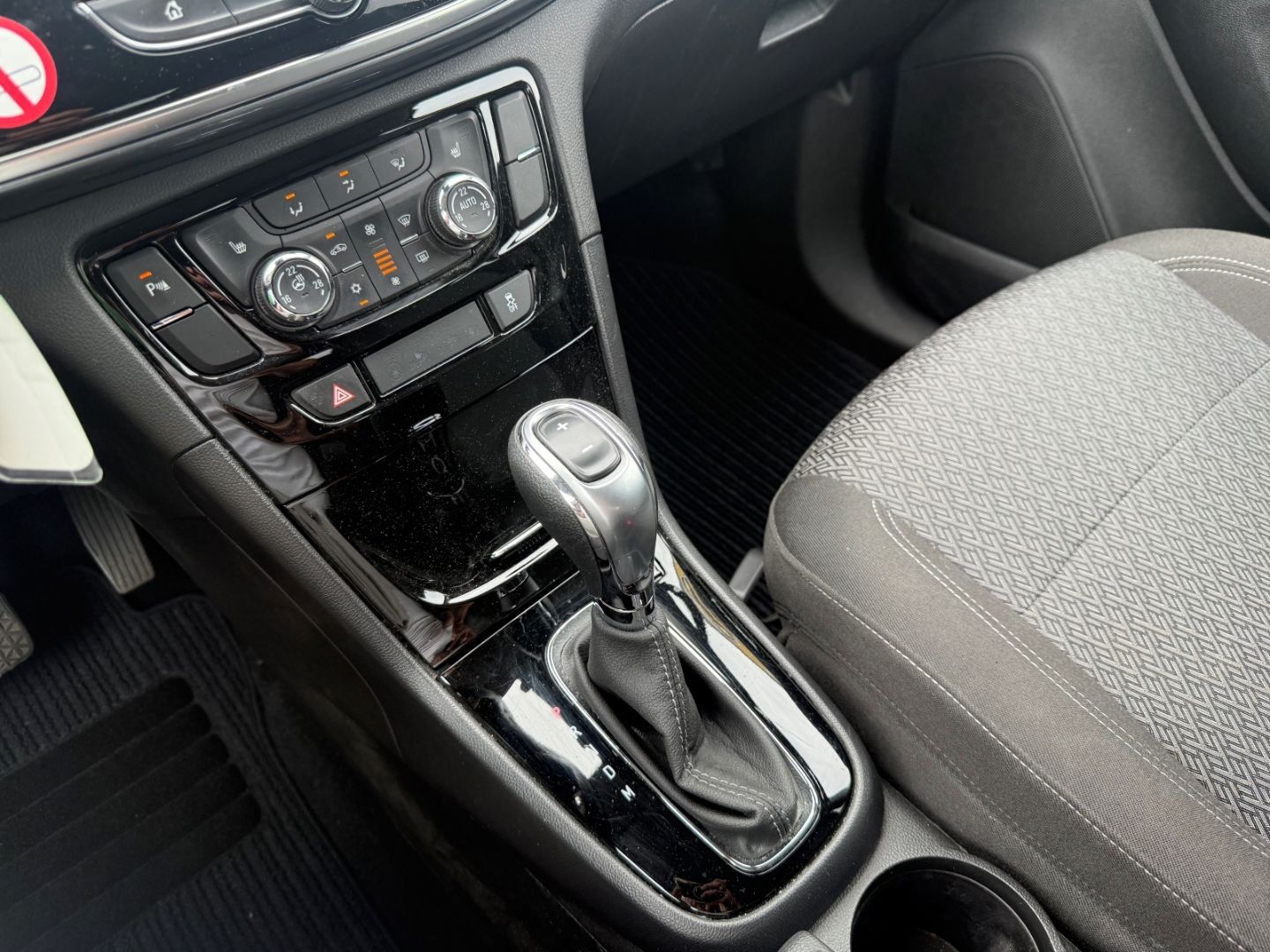 Fahrzeugabbildung Opel Mokka 1.4 X Active SHZ+LHZ+Allwetter