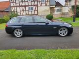 BMW 530d Touring A - - mit Diesel-Antrieb: Schwarz, Vollleder, Head-Up Display, Kombi