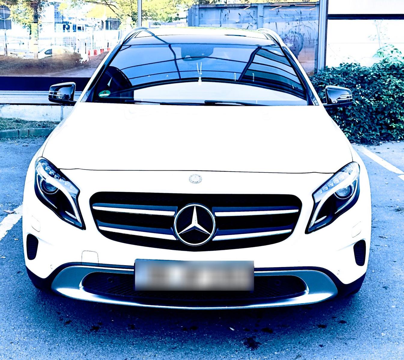 Mercedes-Benz GLA 220