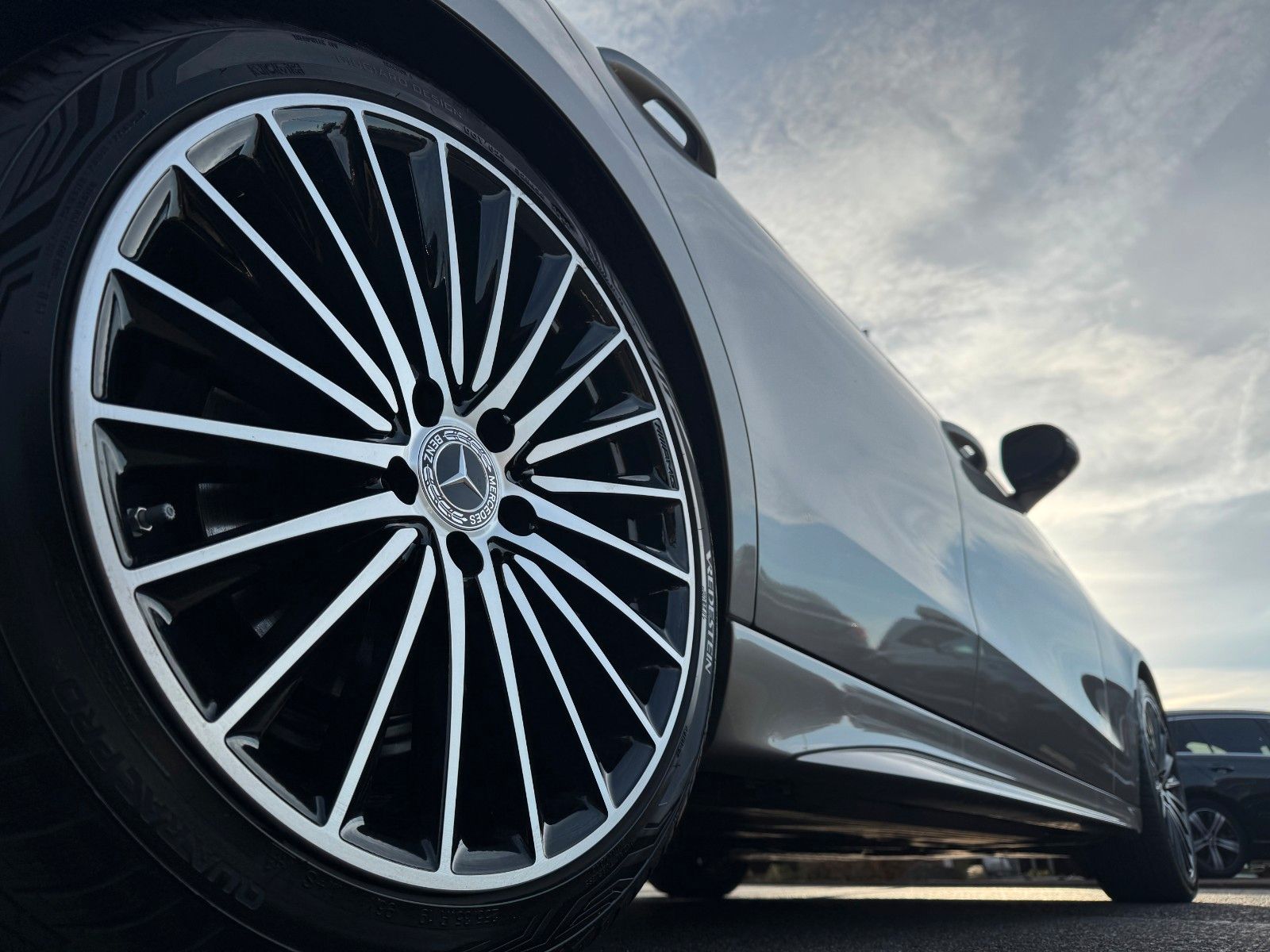 Fahrzeugabbildung Mercedes-Benz C 300 AMG+Pano+Burmester+360+Digital+Memory