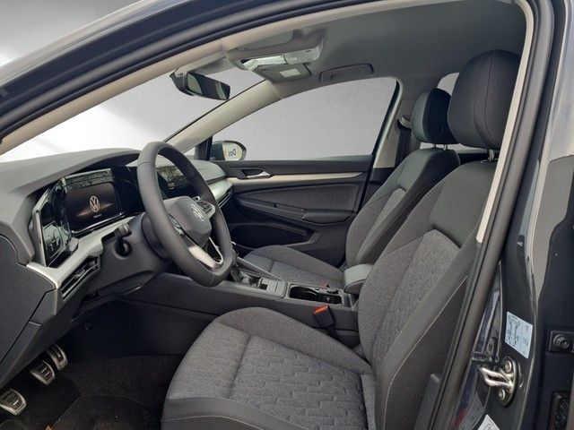 Fahrzeugabbildung Volkswagen Golf VIII TSI Move LED AID RFK SH LM