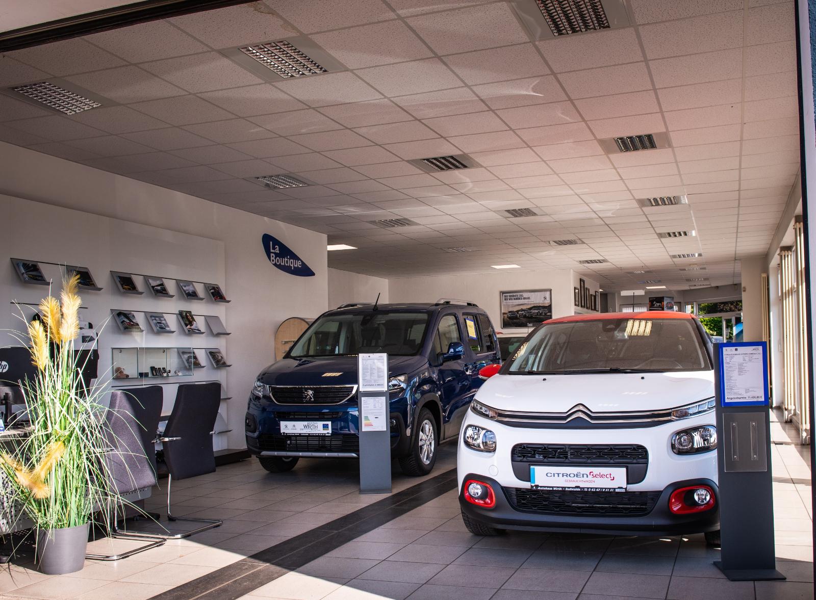 showroom-image-top
