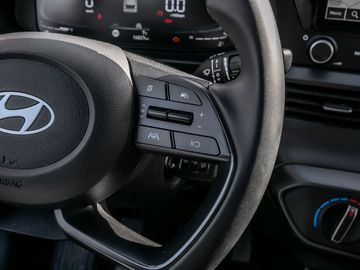 Hyundai i20 1.2 Select Spurhalteassistent Navi Kamera