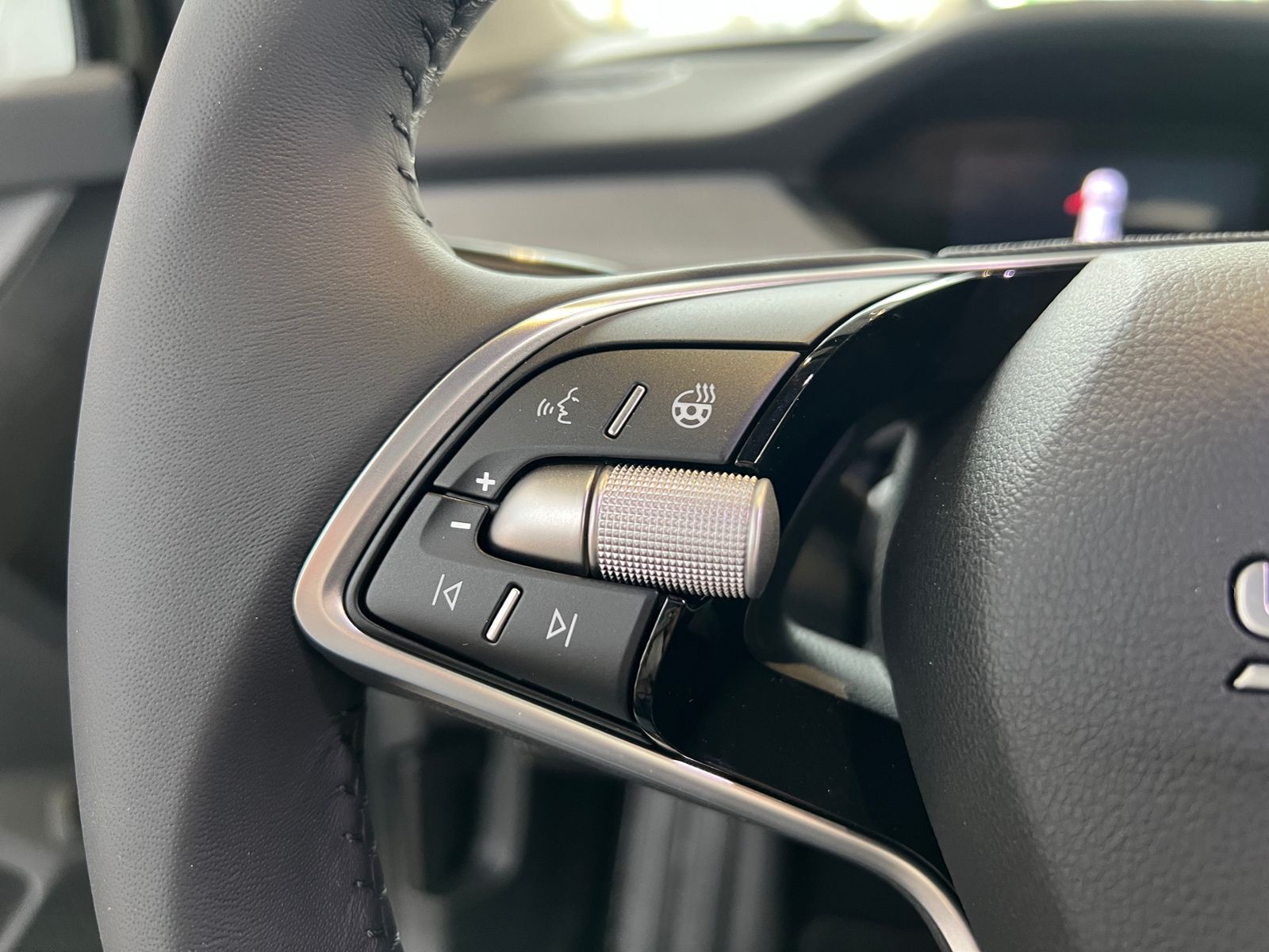 Fahrzeugabbildung SKODA Enyaq 60 *AHK, Matrix-LED, Smart Link, LM"-20*