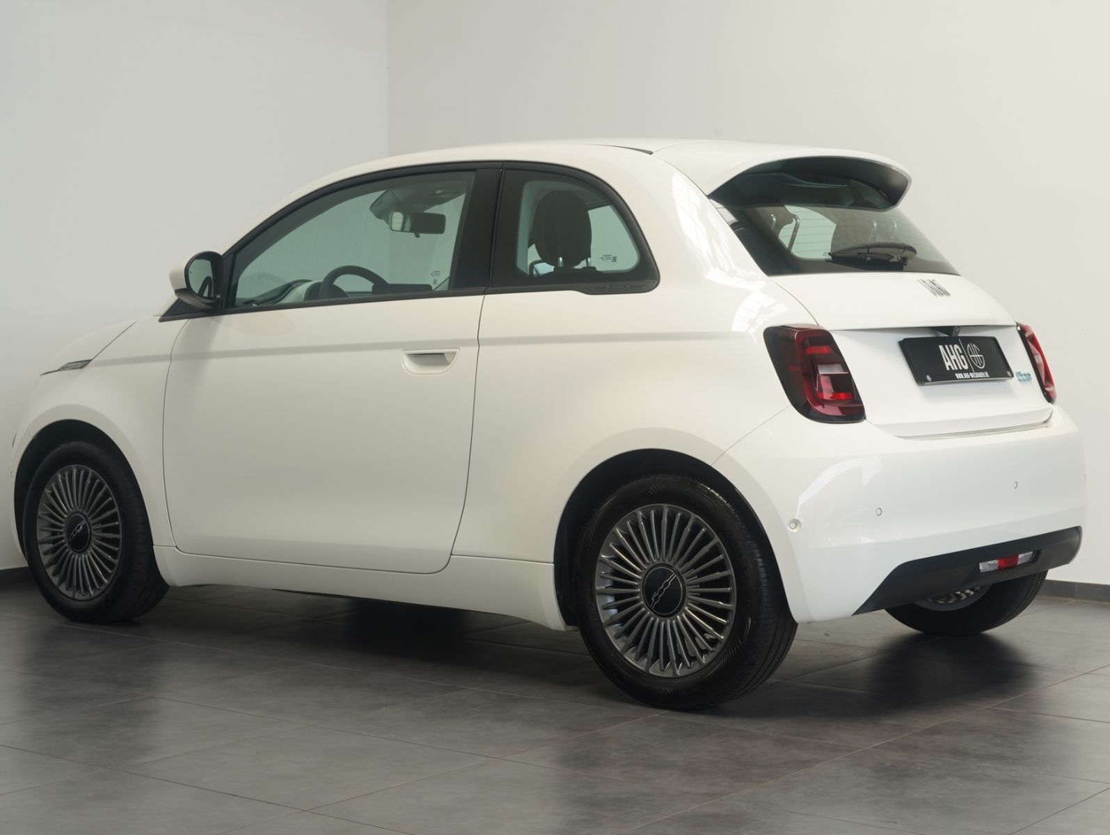 Fahrzeugabbildung Fiat 500e Icon 87KW/42kWh/DC-LADEN/NAVI/KAMERA