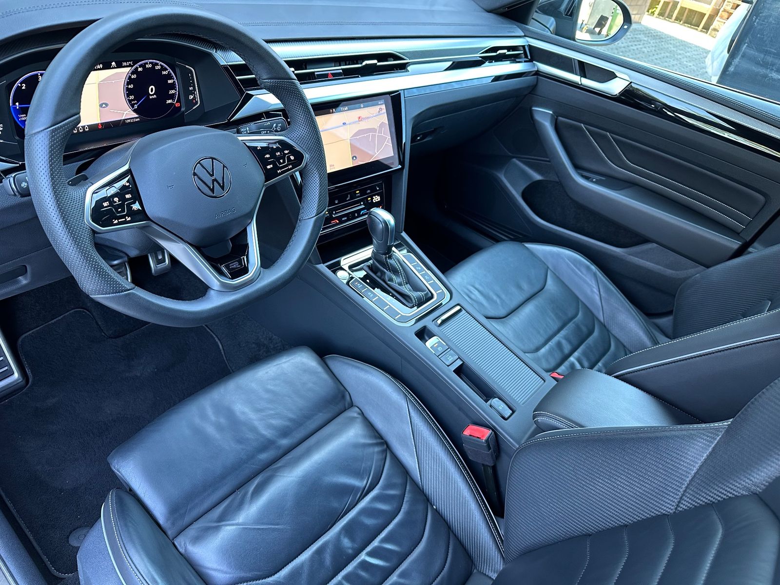 Fahrzeugabbildung Volkswagen Arteon R-Line NAV+LED+ACC+360°-KAM+AHK+DCC+20ZO