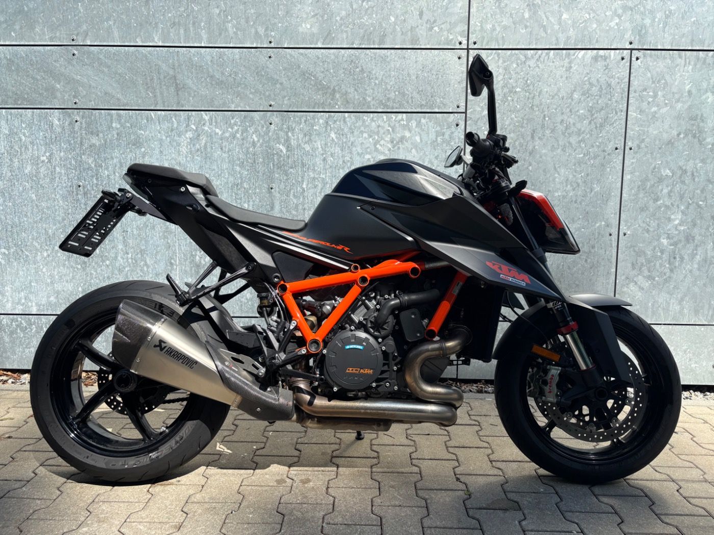 Fahrzeugabbildung KTM 1290 Super Duke R Akrapovic aus 1. Hand