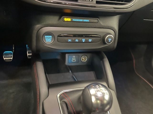 Fahrzeugabbildung Ford Focus ST-Line X LED totWinkAss Schiebedach Kamer