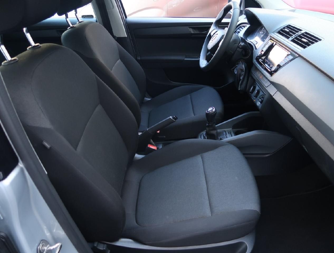 Fahrzeugabbildung SKODA Fabia Combi 1.0 TSI Active - AHZV, Klima, NS